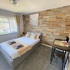 Gatwick Deluxe En-Suite Rooms